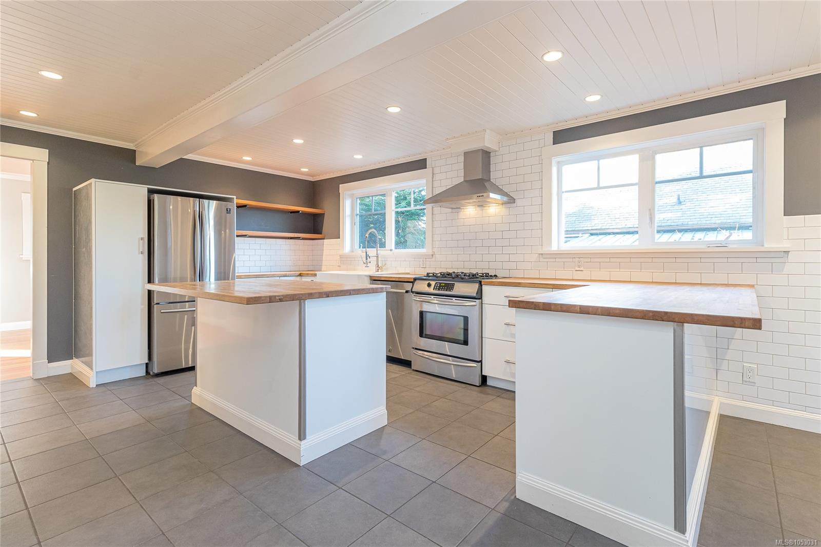 738 Watson St — listing photo 11 of 50
