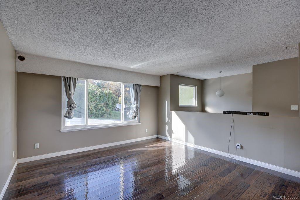 282 Harwell Rd — listing photo 8 of 30