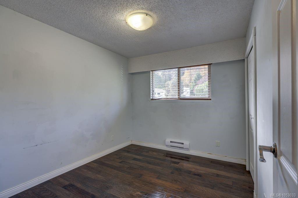 282 Harwell Rd — listing photo 10 of 30
