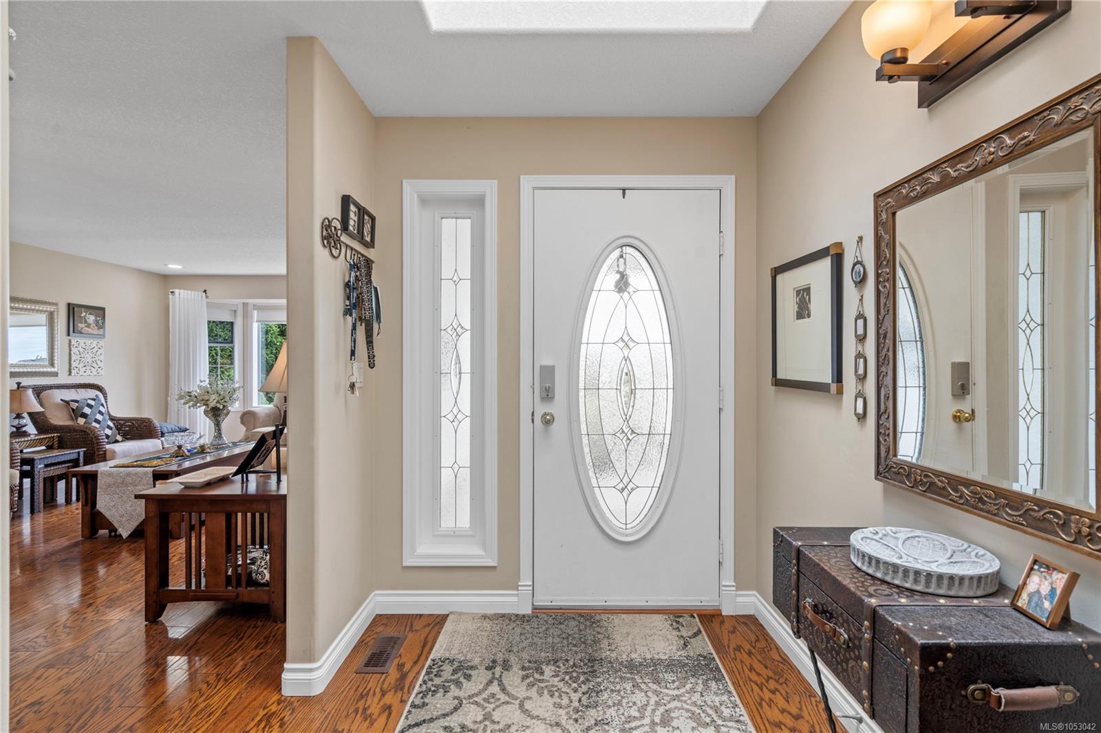 1072 Roberton Blvd — listing photo 5 of 64