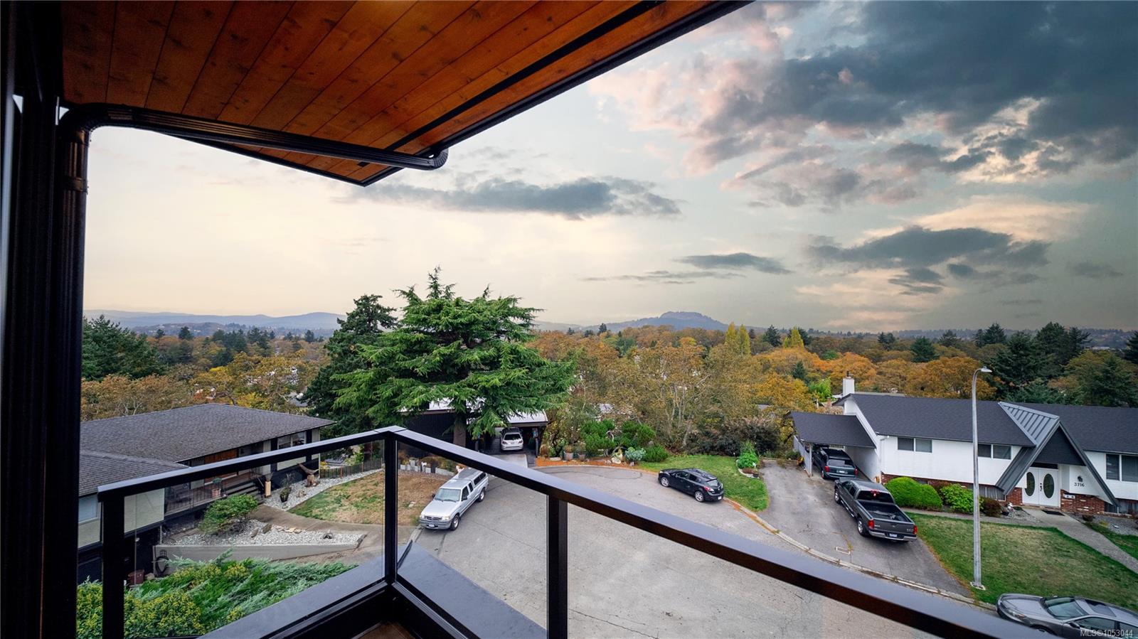 3700 Kootenay Pl — listing photo 14 of 95
