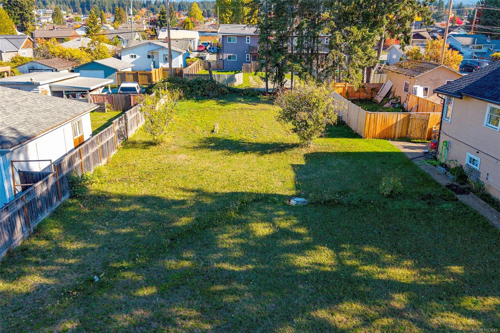 3919 10th Ave — listing photo 3 of 10