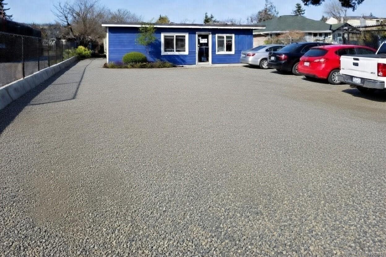 6734 West Coast Rd — listing photo 3 of 11