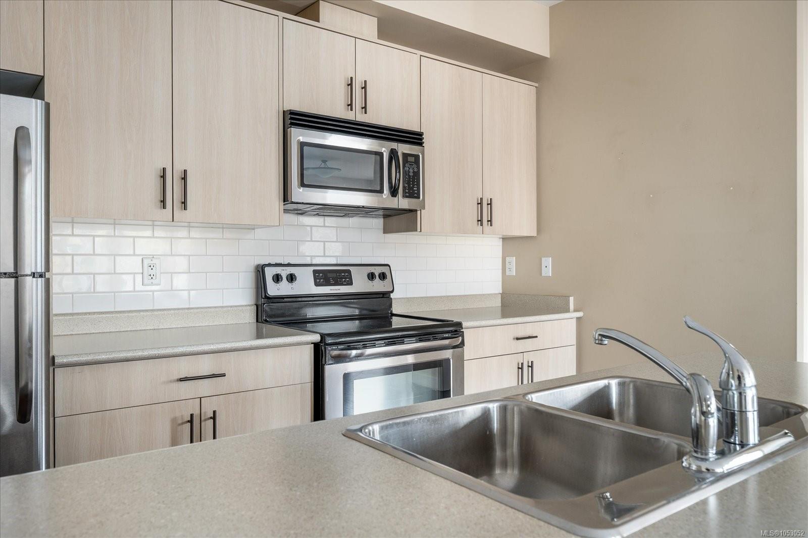 205-5170 Dunster Rd — listing photo 5 of 22