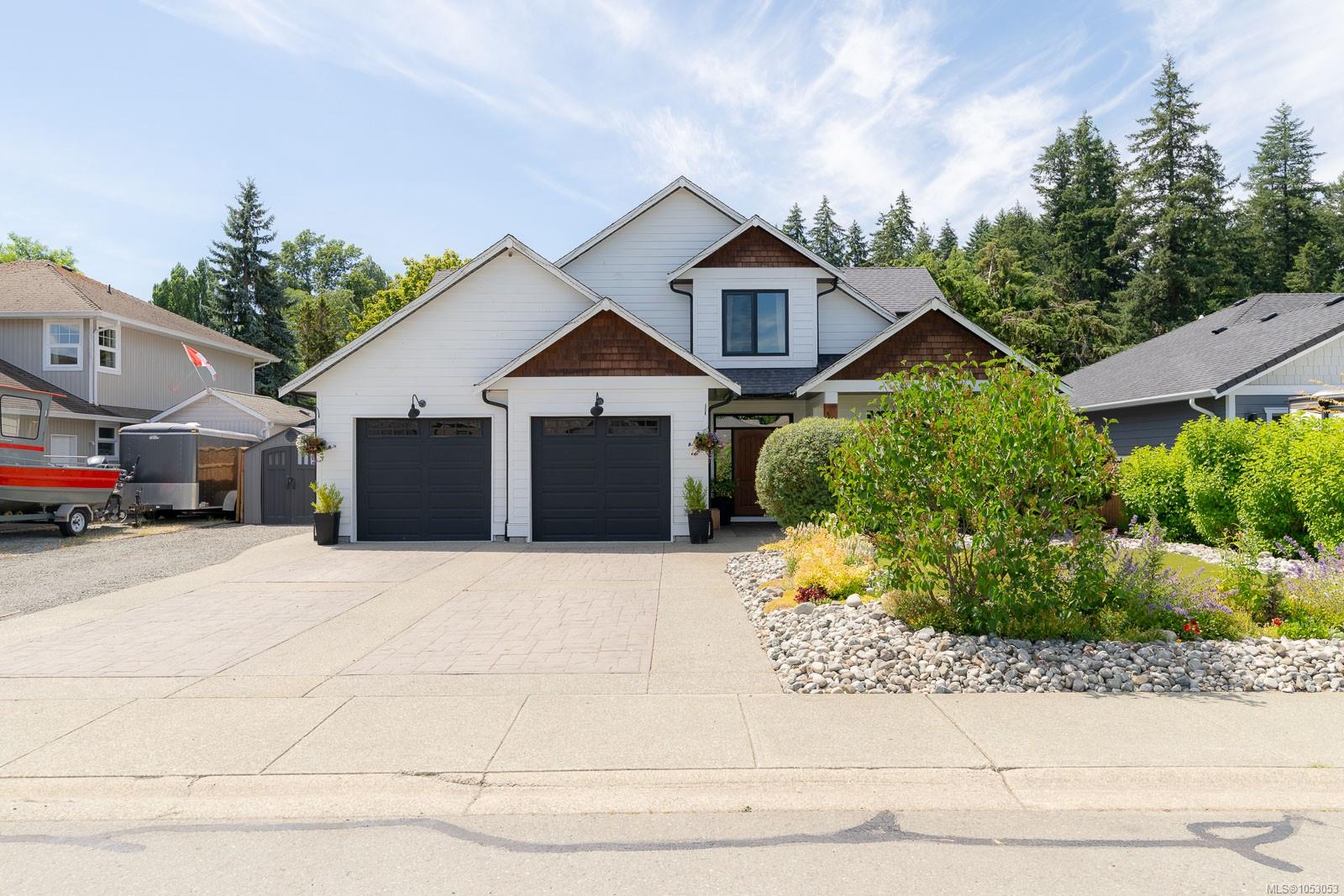 5546 Woodland Cres — listing photo 3 of 77