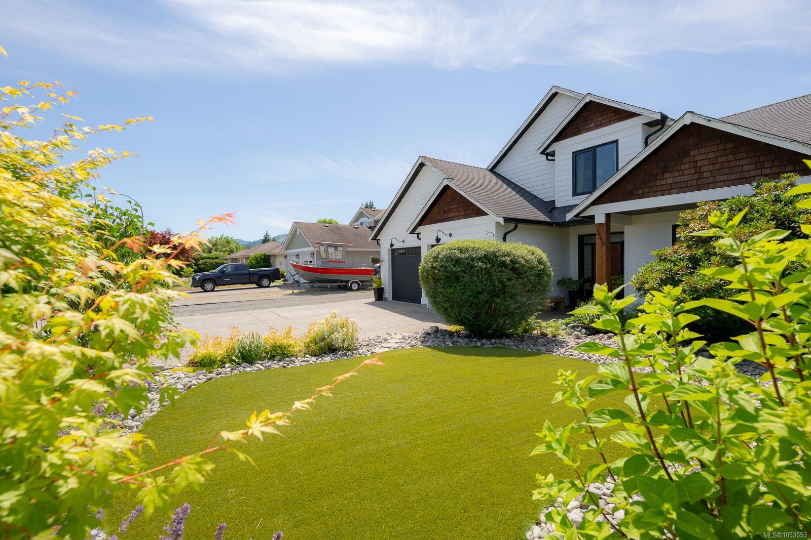 5546 Woodland Cres — listing photo 7 of 77