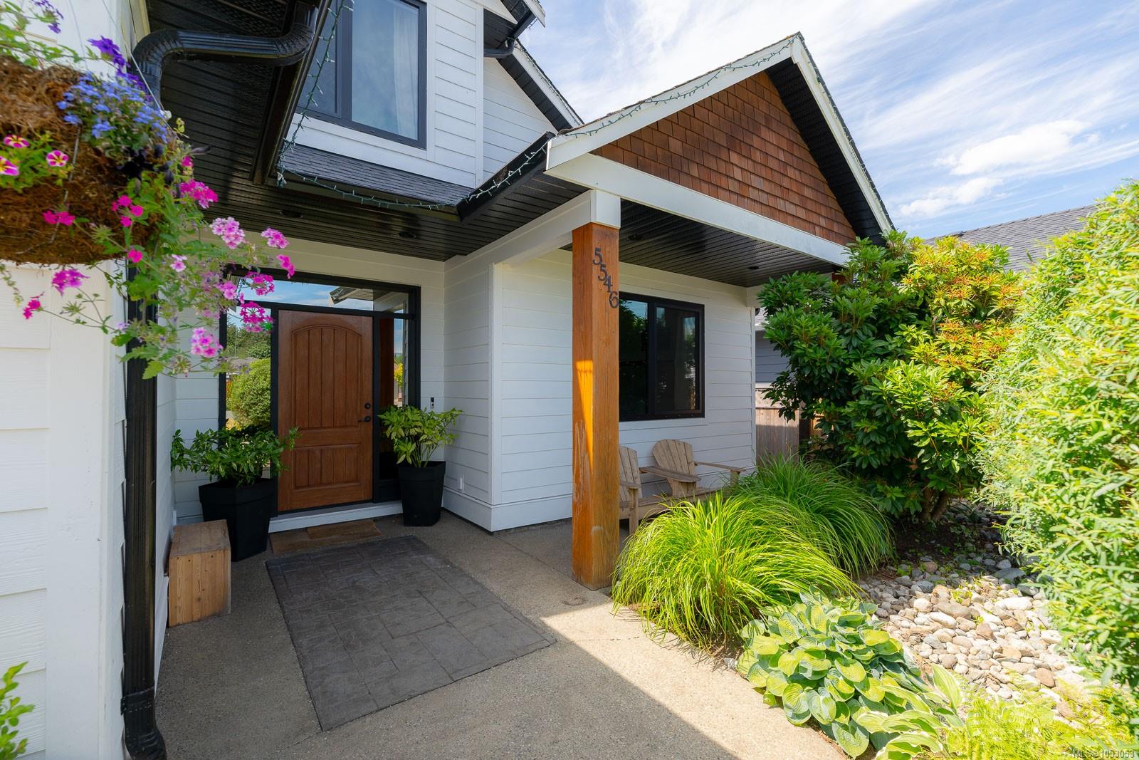 5546 Woodland Cres — listing photo 9 of 77