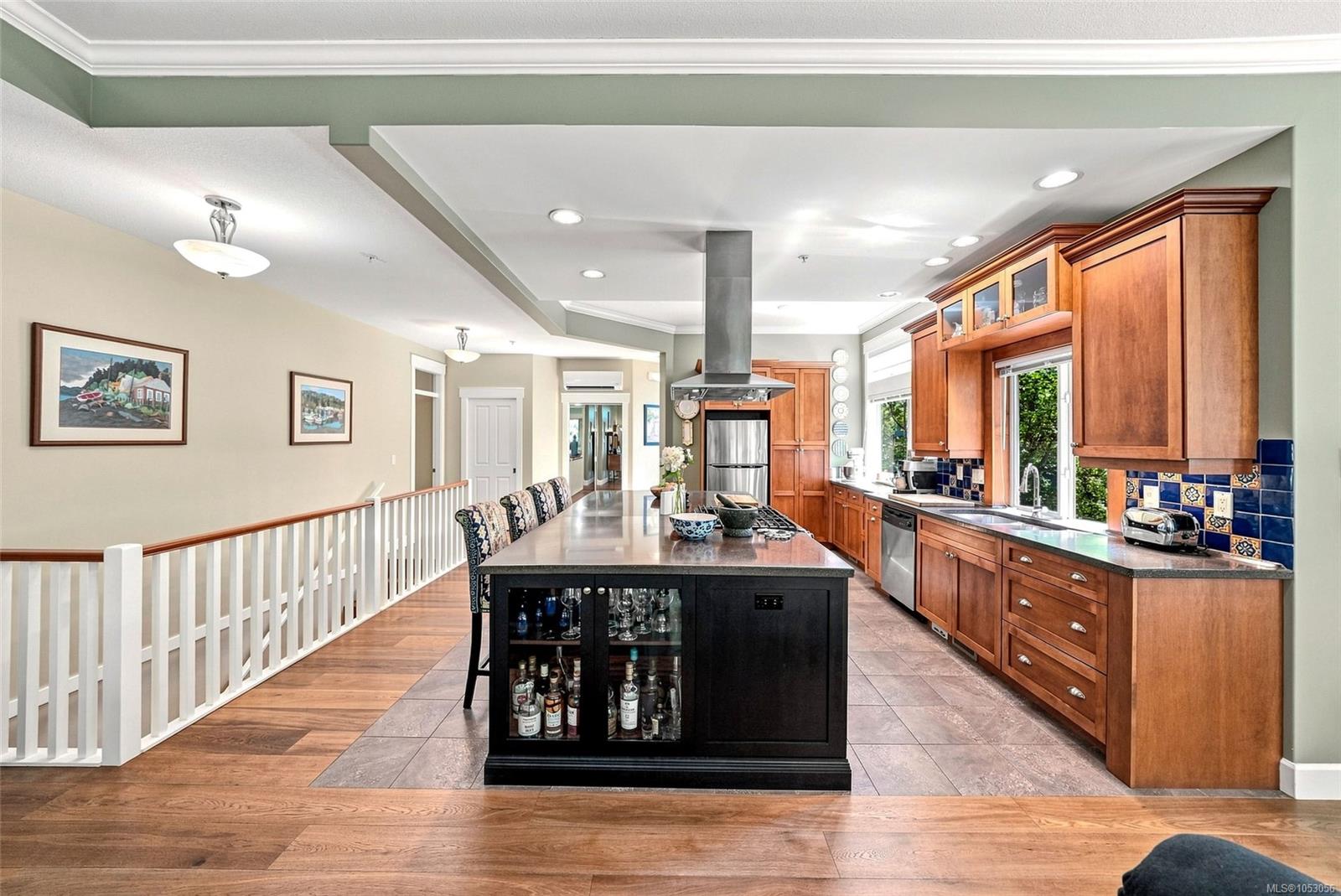 5790 Garnet Pl — listing photo 8 of 64