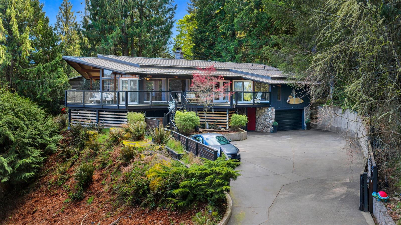 6156 Genoa Bay Rd — listing photo 2 of 45