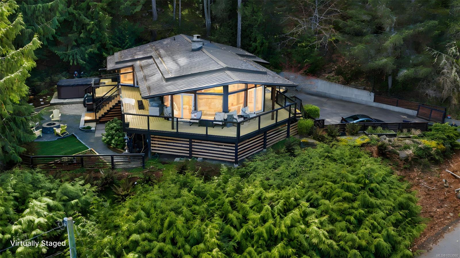 6156 Genoa Bay Rd — listing photo 4 of 45