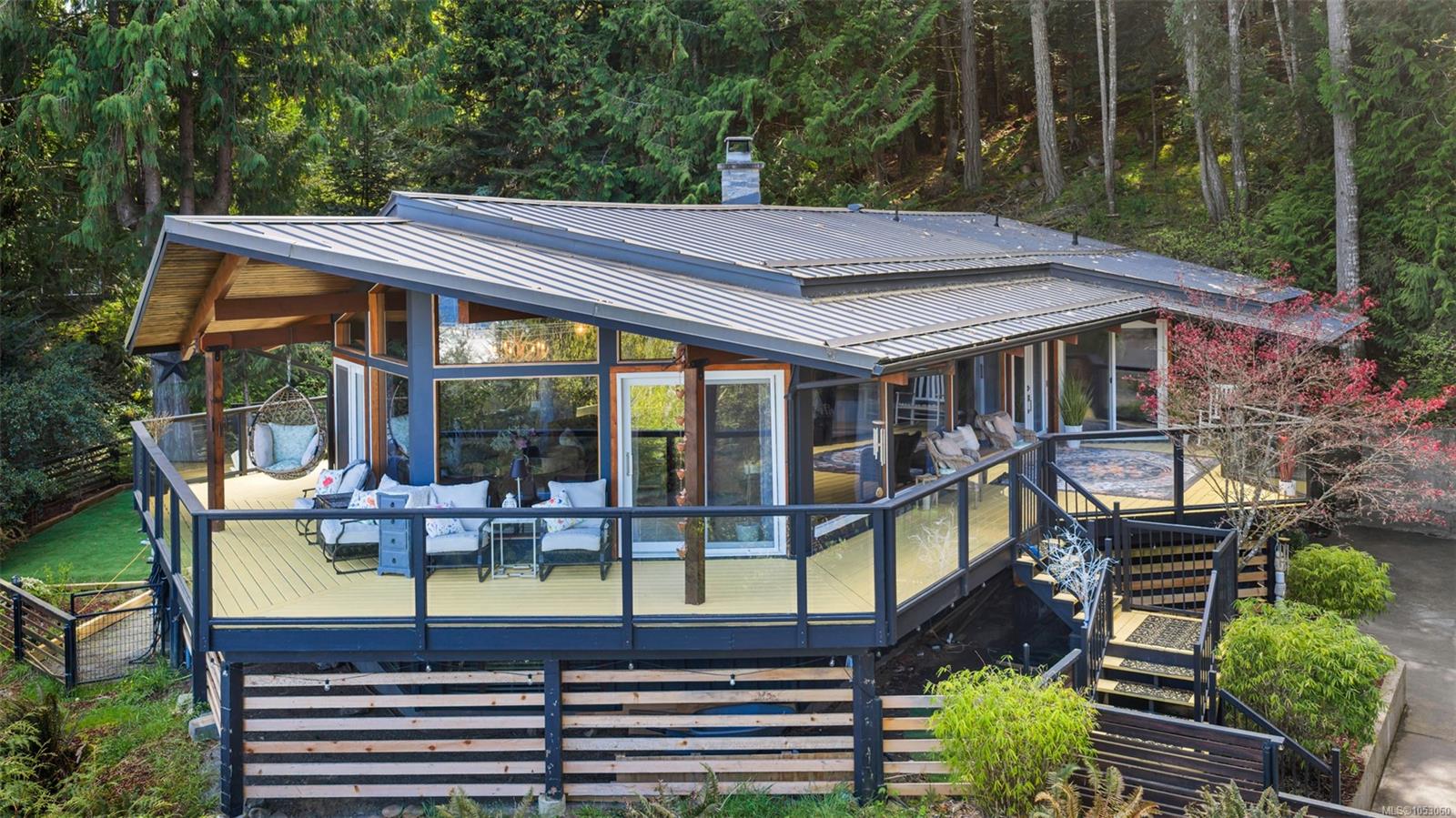 6156 Genoa Bay Rd — listing photo 6 of 45