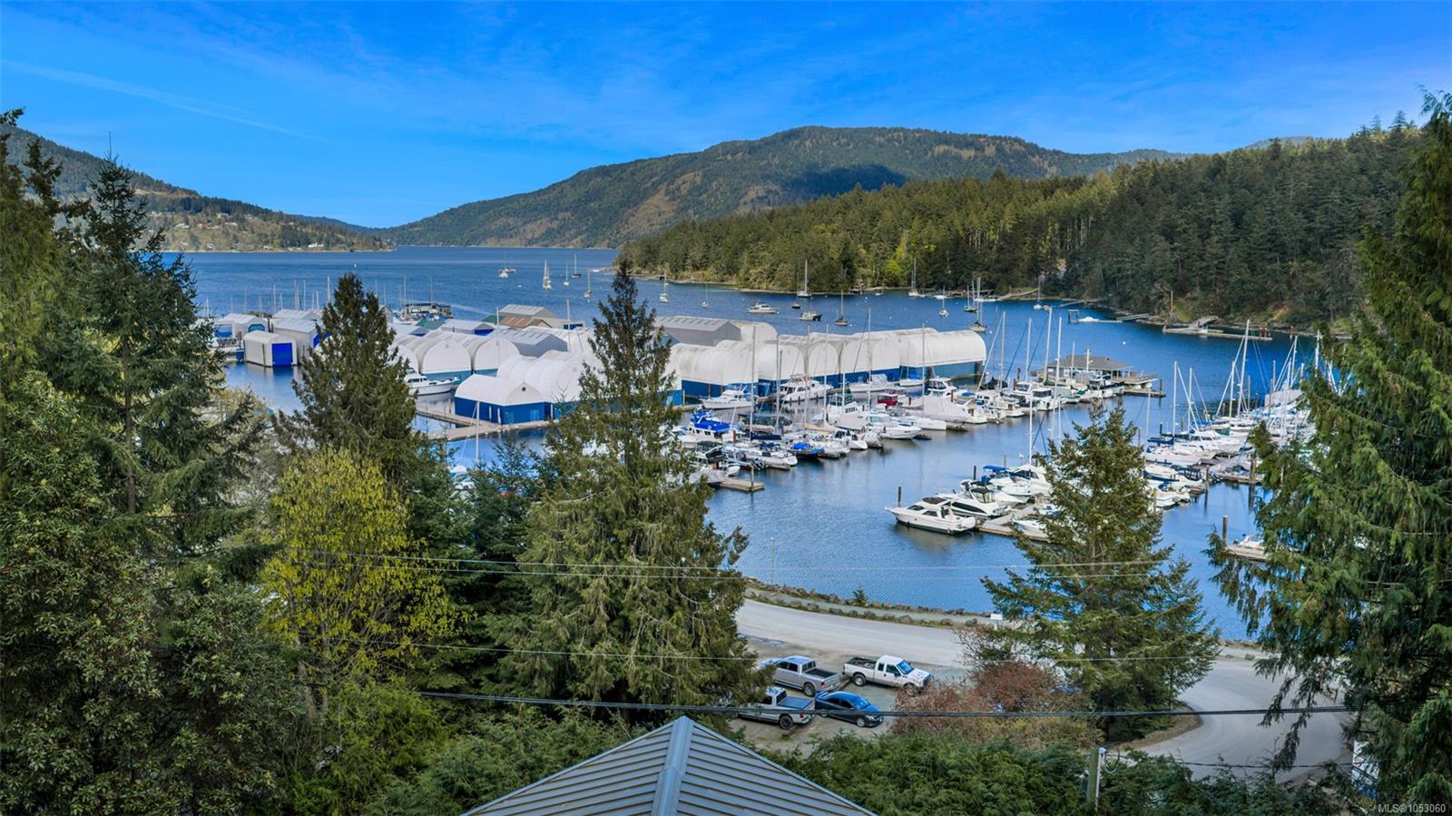 6156 Genoa Bay Rd — listing photo 7 of 45