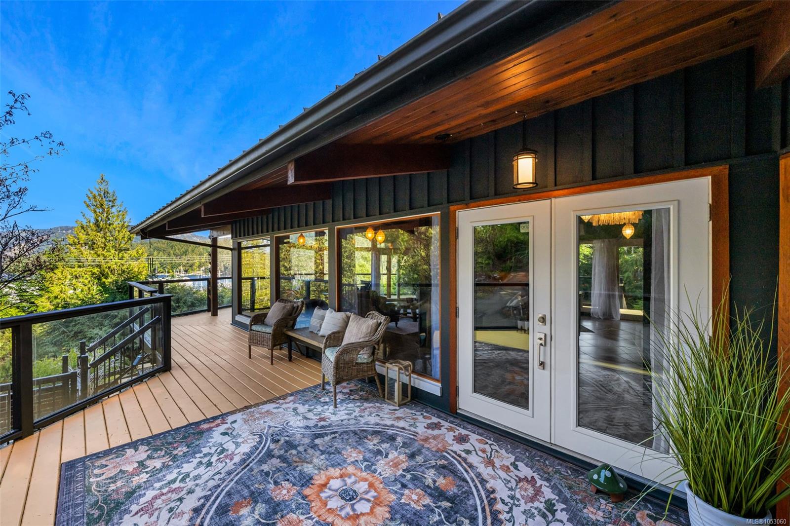 6156 Genoa Bay Rd — listing photo 10 of 45