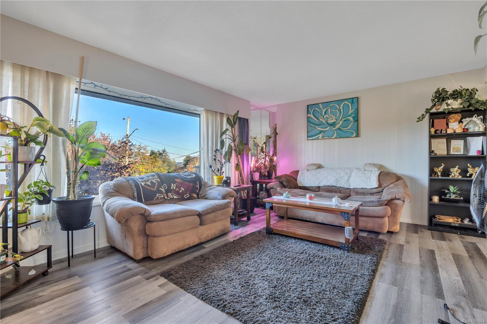 2935 Colwood Rd — listing photo 7 of 34
