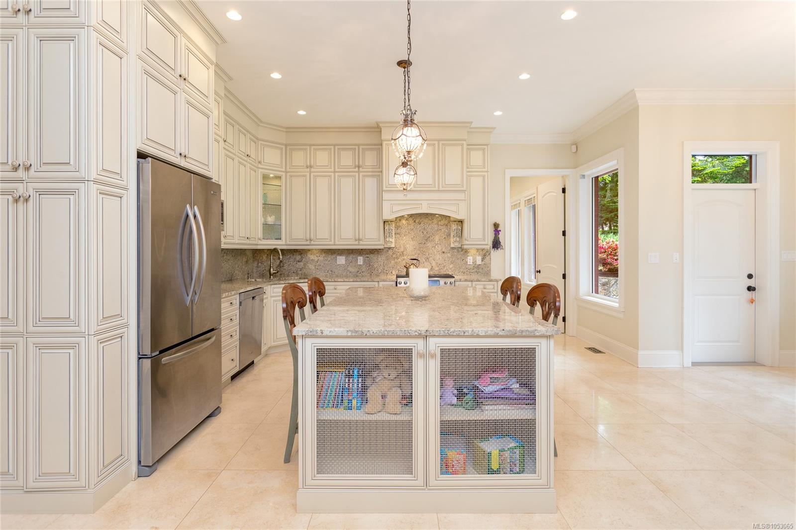 3280 Ripon Rd — listing photo 13 of 49