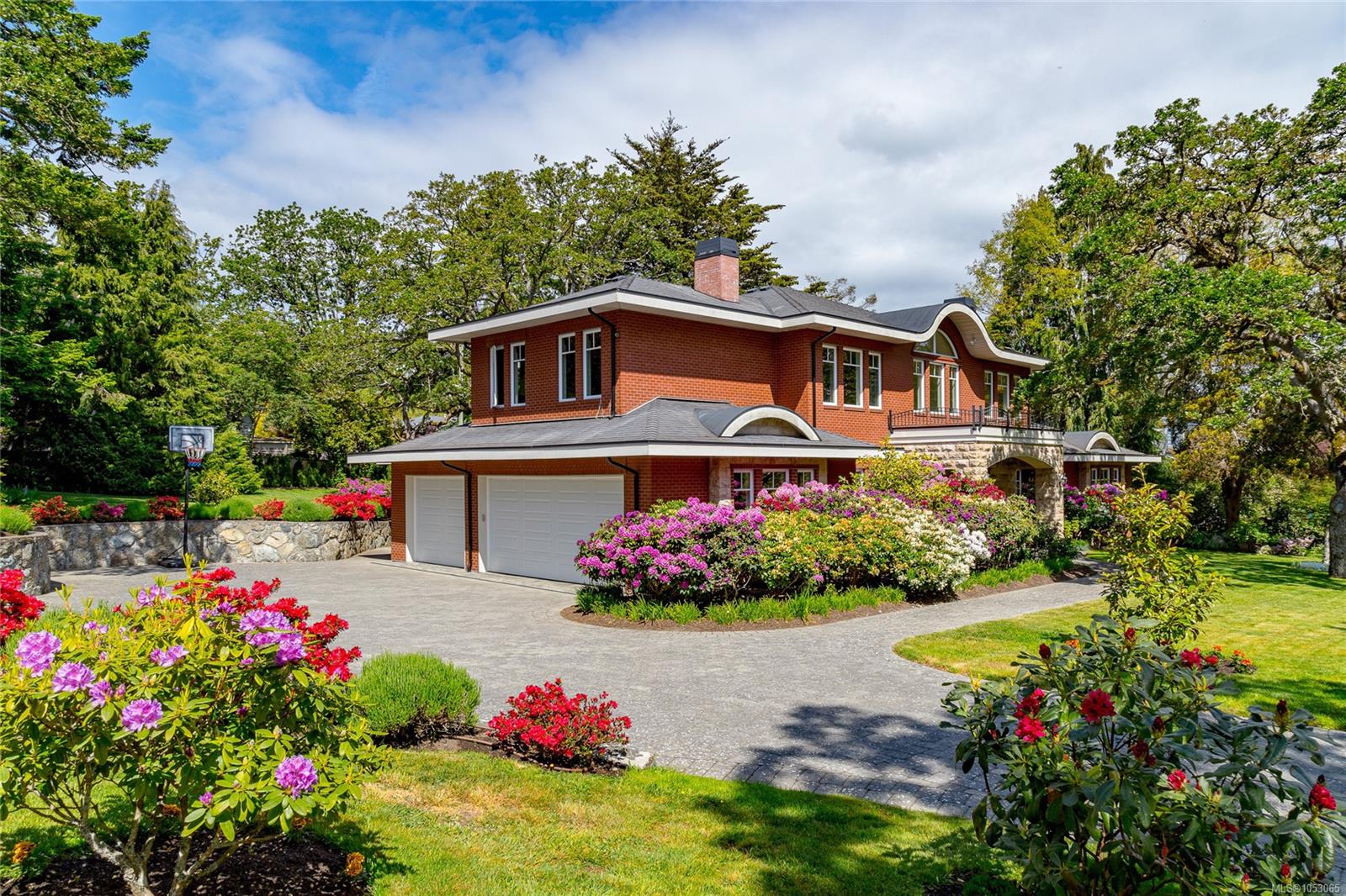 3280 Ripon Rd — listing photo 3 of 49