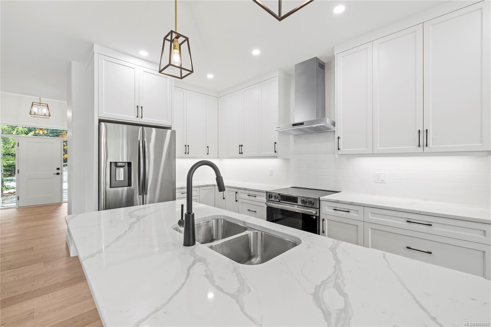 8427 Sander Dr — listing photo 11 of 58