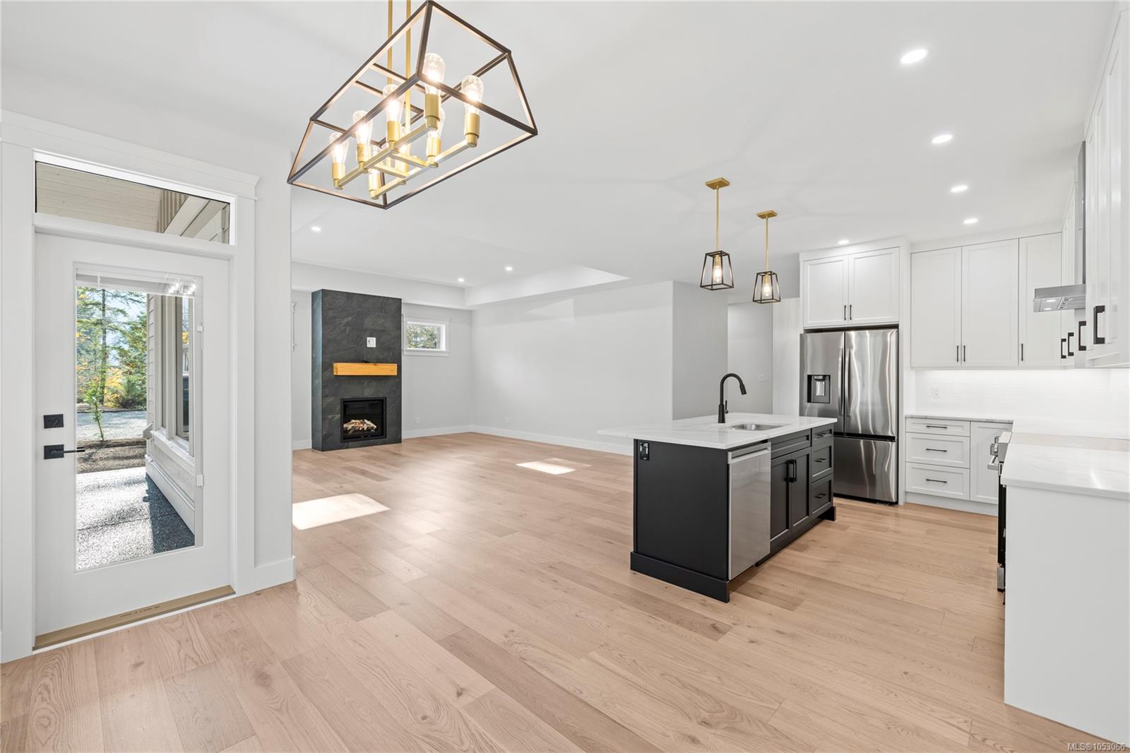 8427 Sander Dr — listing photo 12 of 58