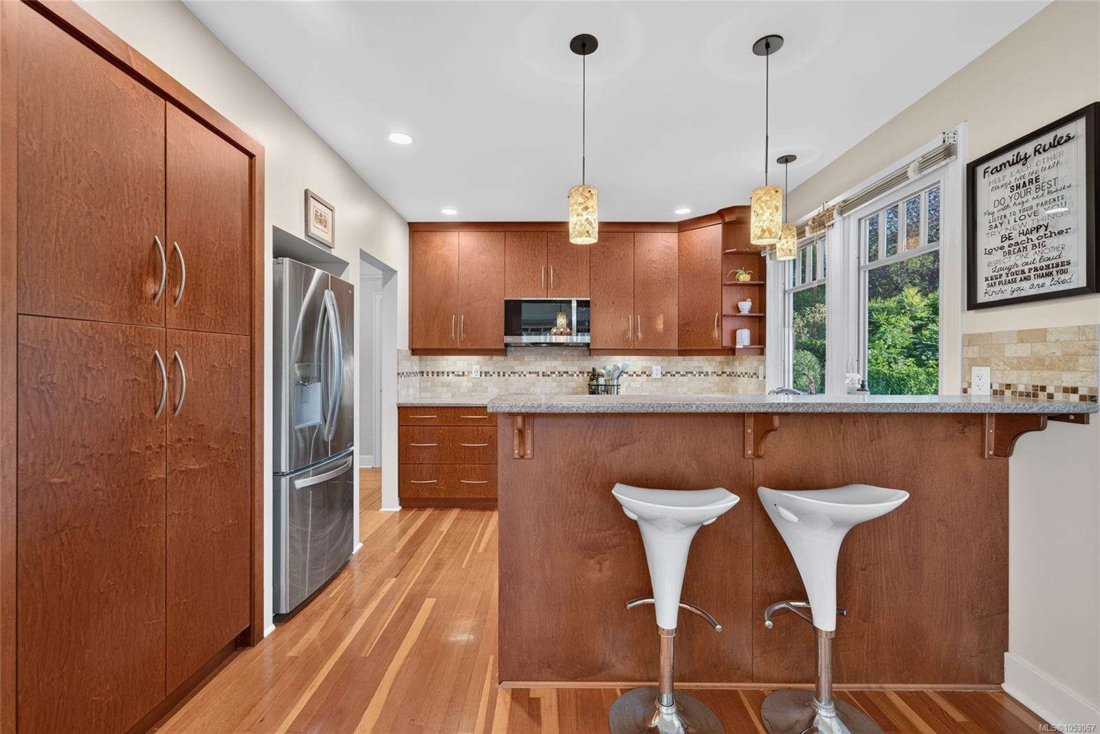 3015 Dean Ave — listing photo 6 of 30
