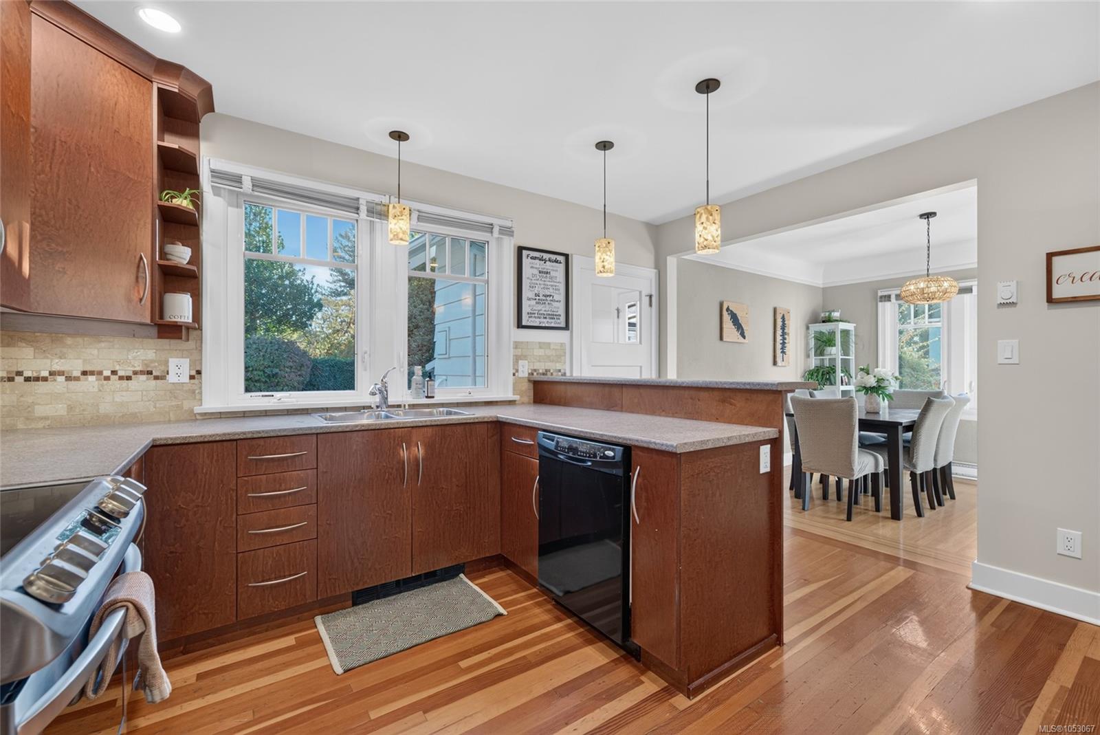3015 Dean Ave — listing photo 7 of 30