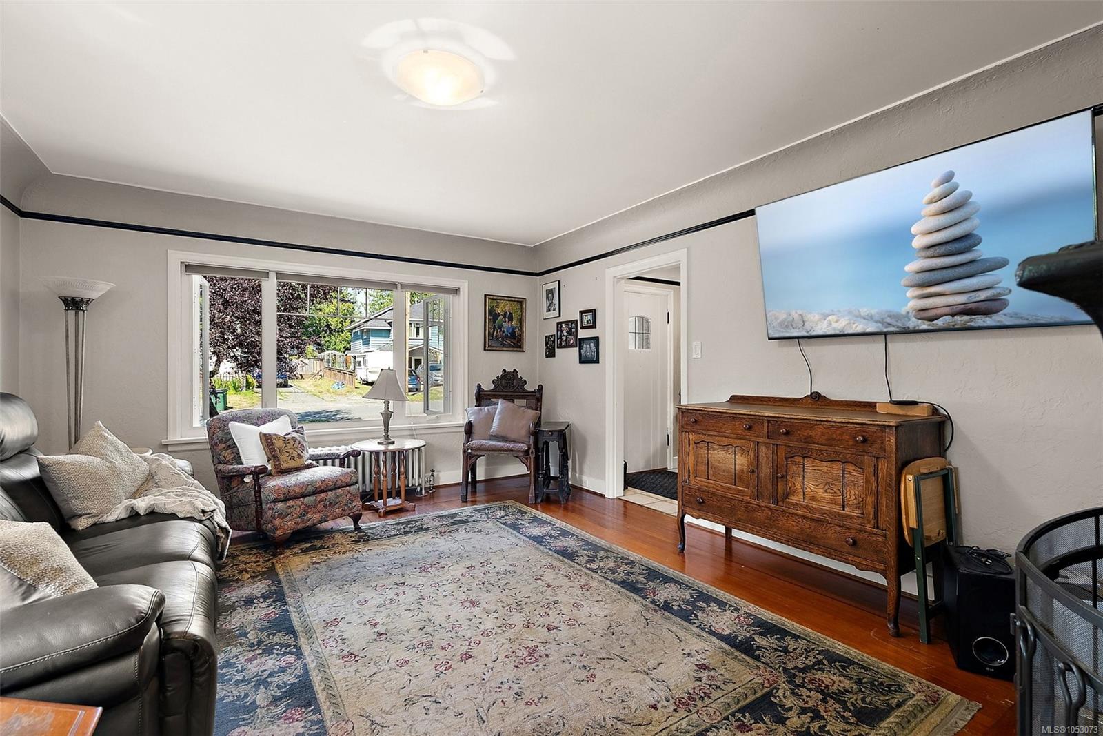 81 Logan Ave — listing photo 11 of 41