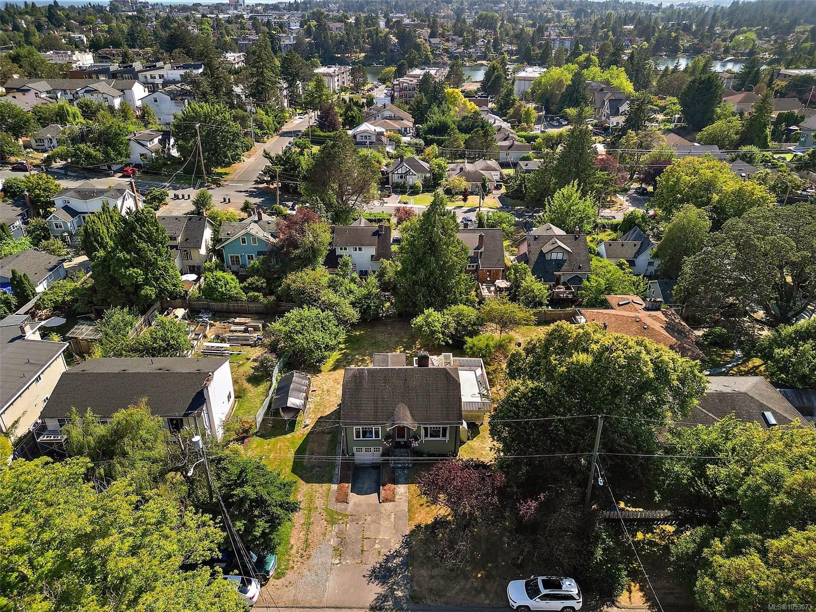 81 Logan Ave — listing photo 5 of 41
