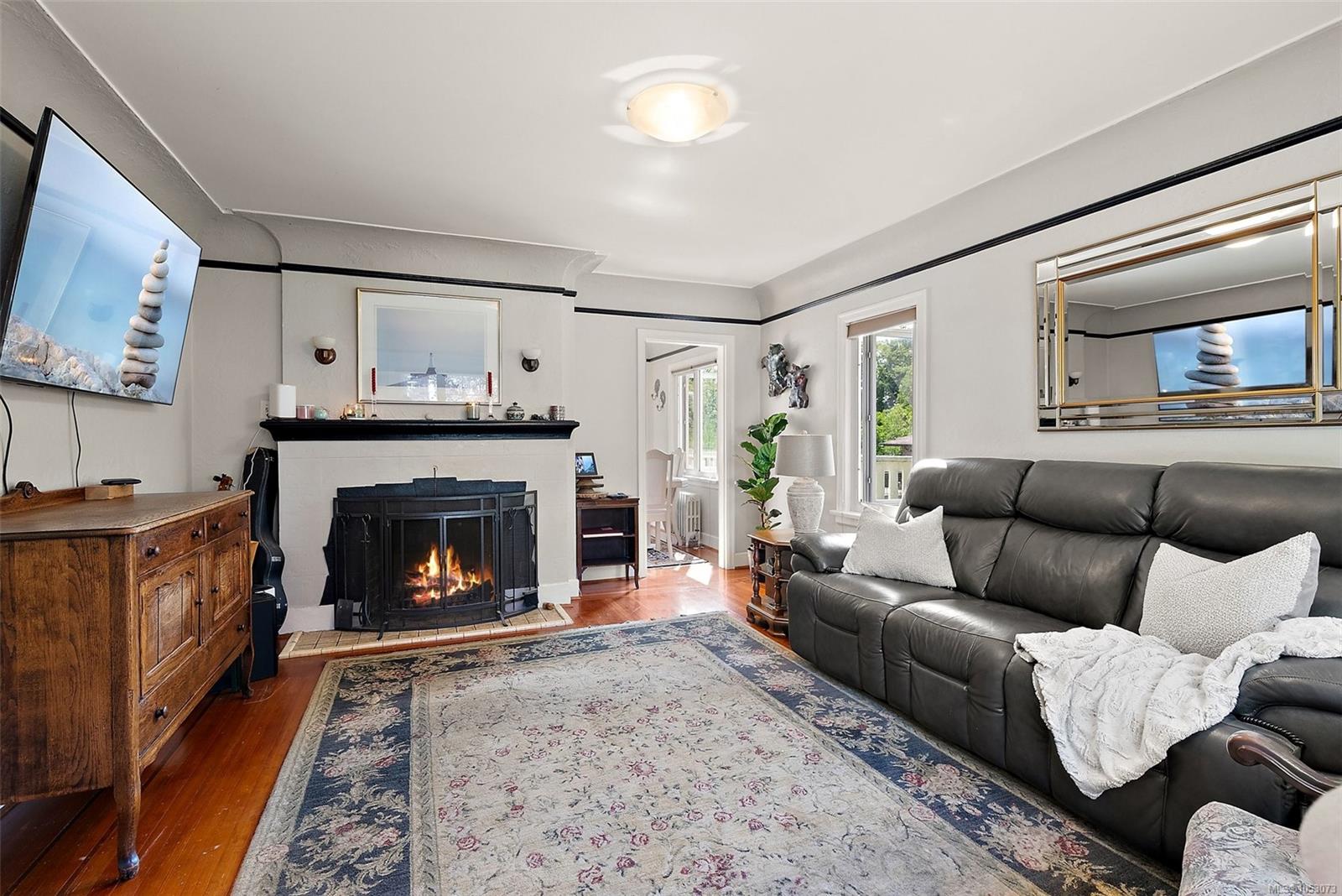 81 Logan Ave — listing photo 9 of 41