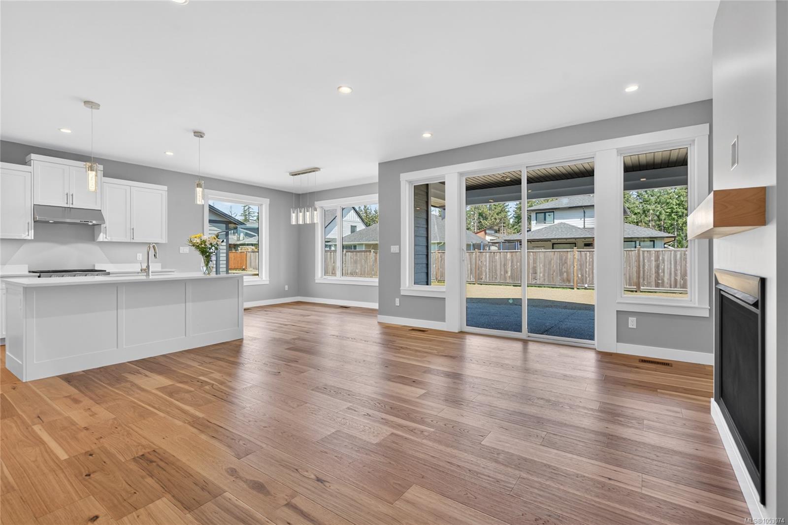 758 Sitka St — listing photo 6 of 33