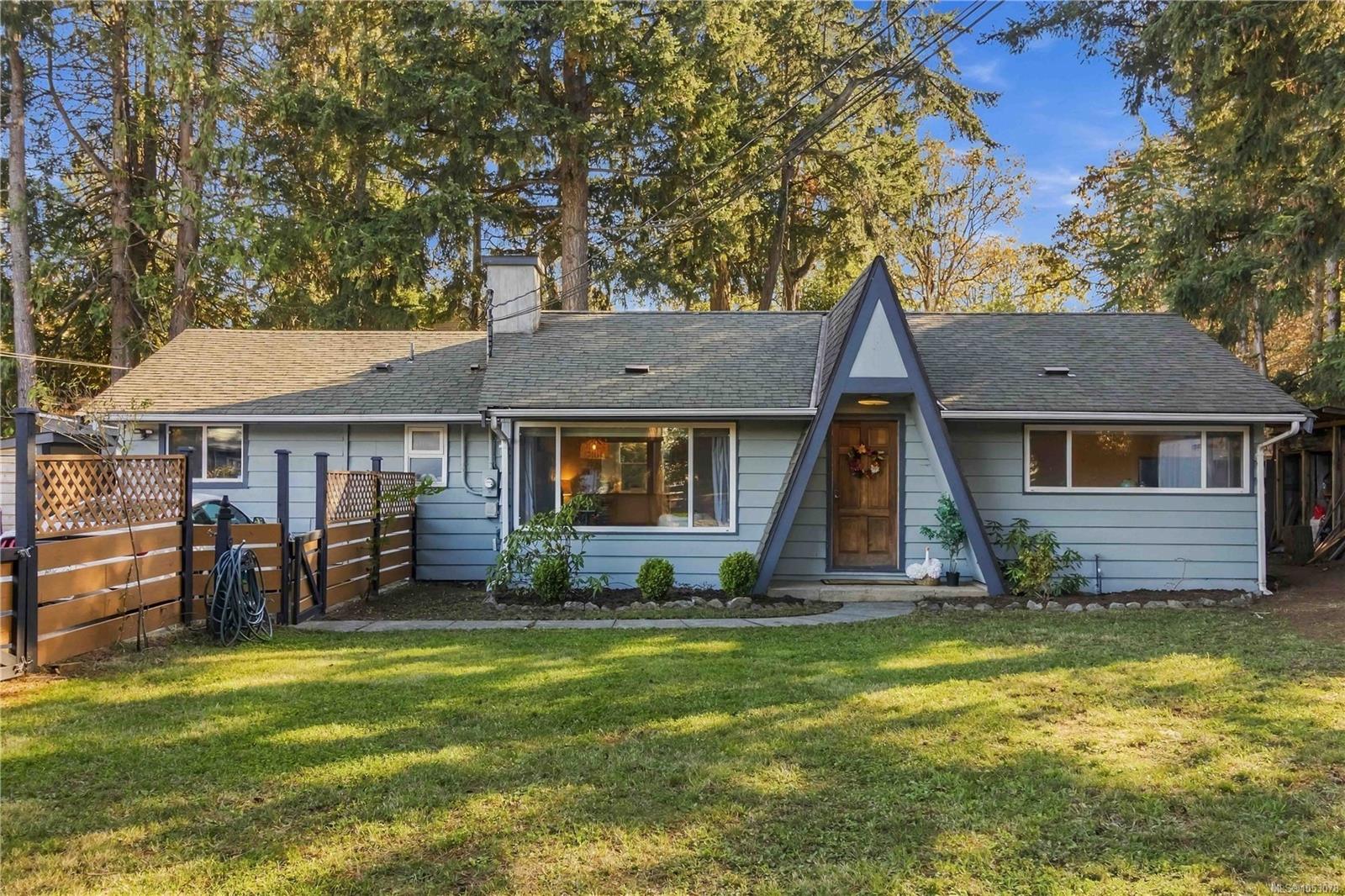 659 Strandlund Ave — listing photo 2 of 28