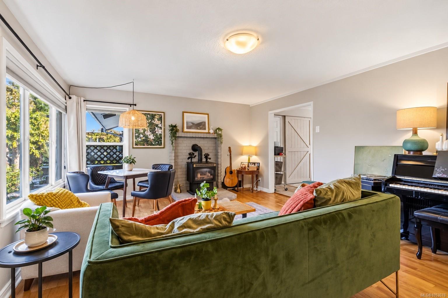 659 Strandlund Ave — listing photo 5 of 28
