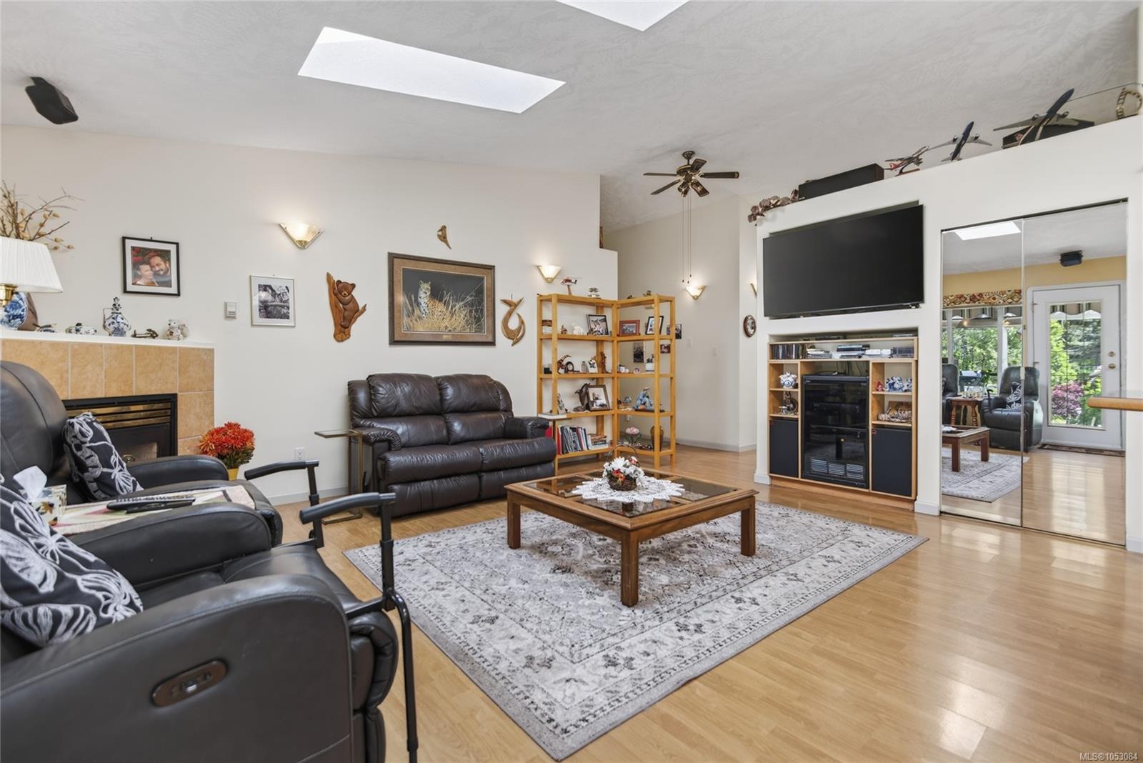 657 Sierra Pines Rd — listing photo 12 of 77