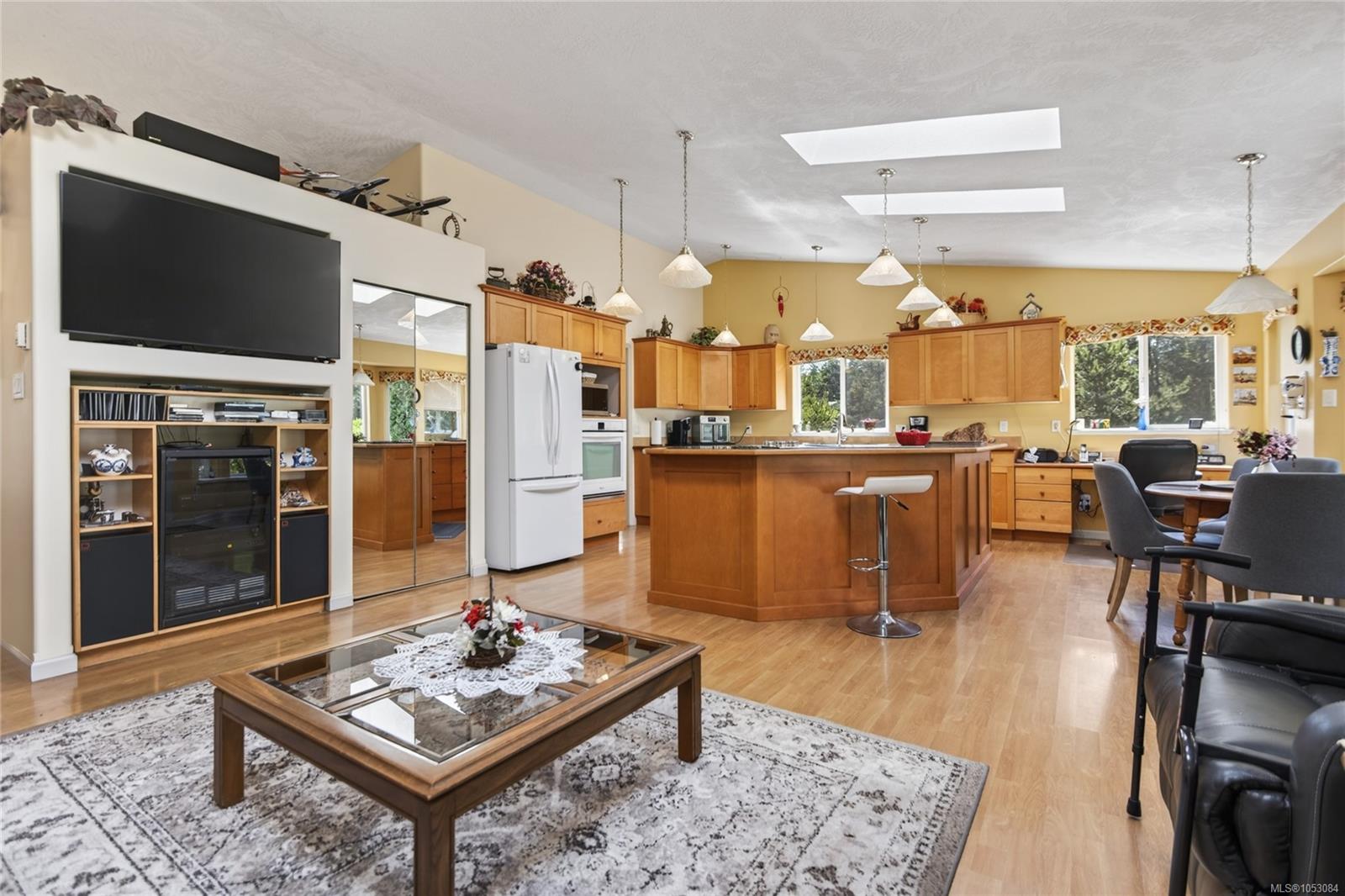 657 Sierra Pines Rd — listing photo 13 of 77