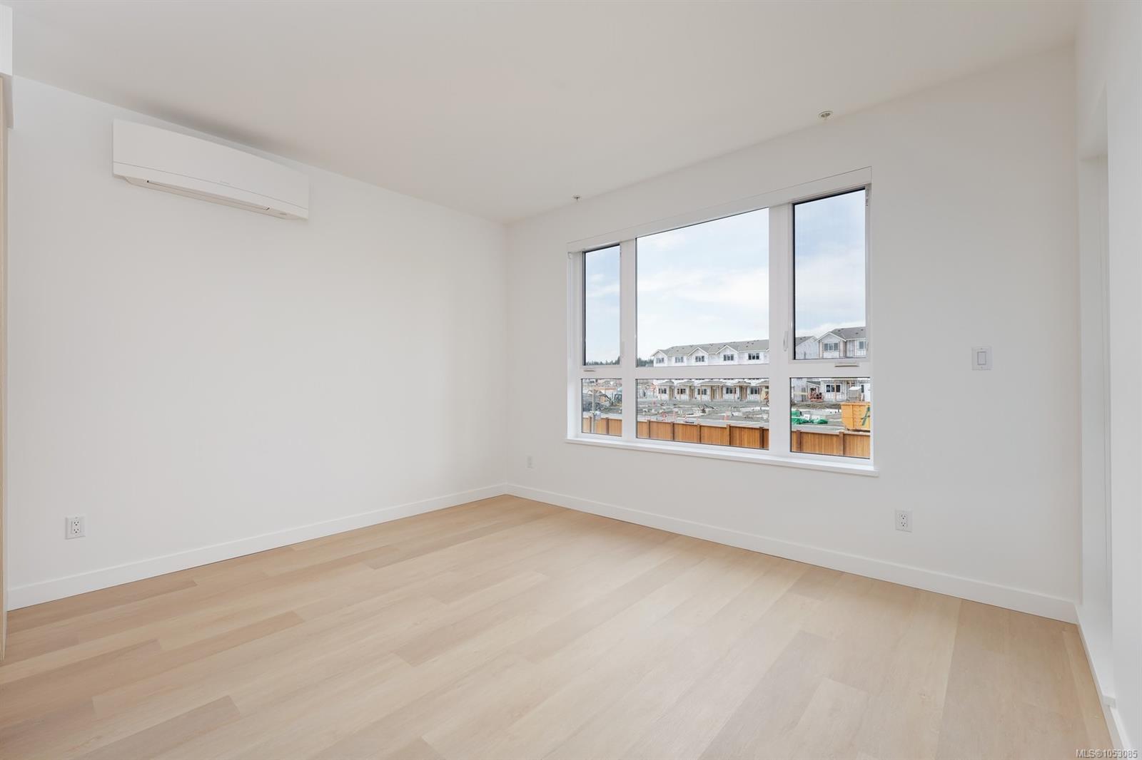 212-3564 Ryder Hesjedal Way — listing photo 12 of 35