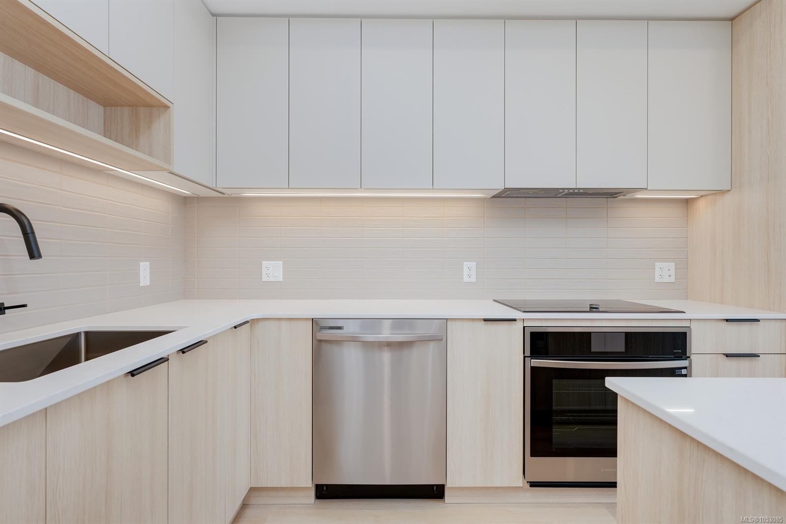 212-3564 Ryder Hesjedal Way — listing photo 7 of 35