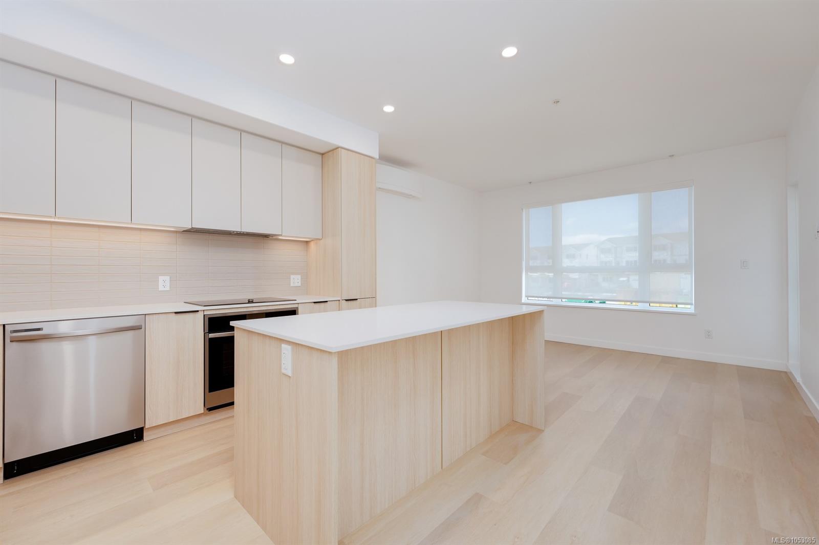 212-3564 Ryder Hesjedal Way — listing photo 8 of 35