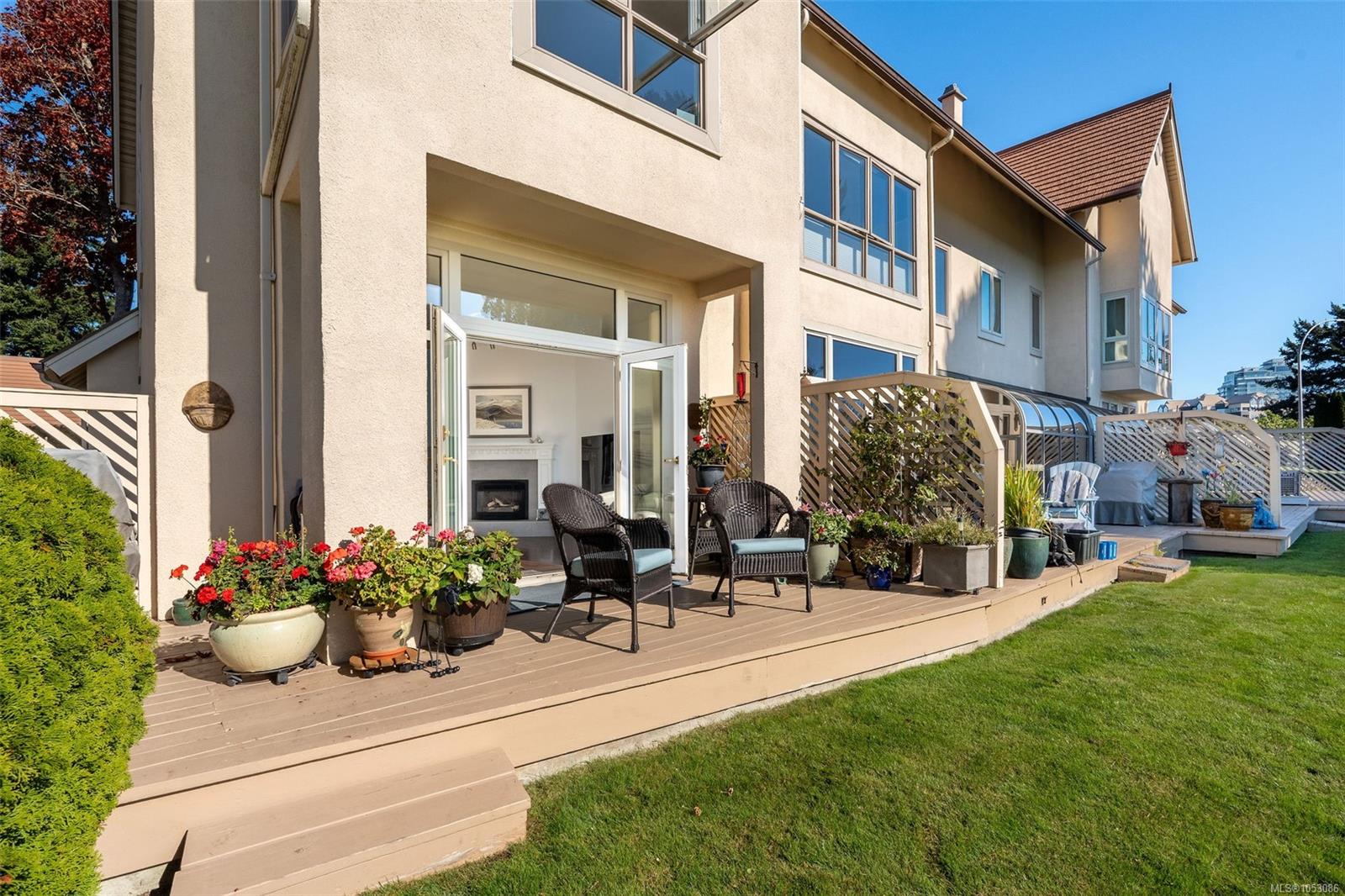 90-208 Russell St — listing photo 11 of 59