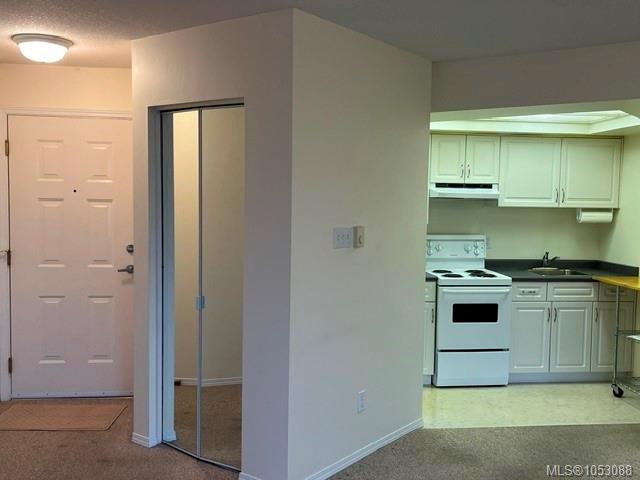 208-264 McVickers St — listing photo 11 of 13