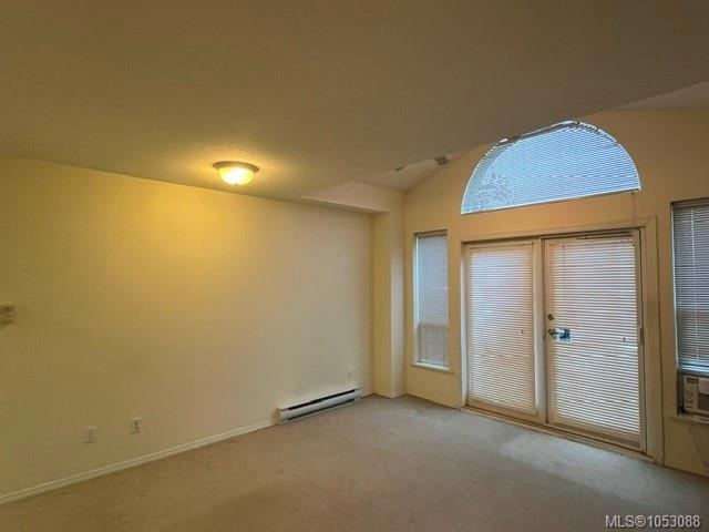 208-264 McVickers St — listing photo 10 of 13
