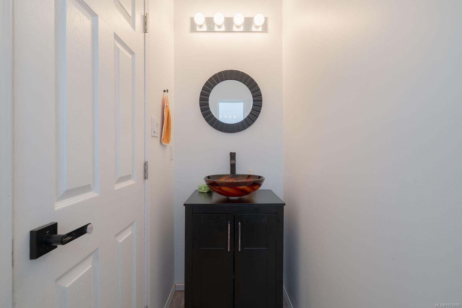 5453 Woodland Cres — listing photo 13 of 30