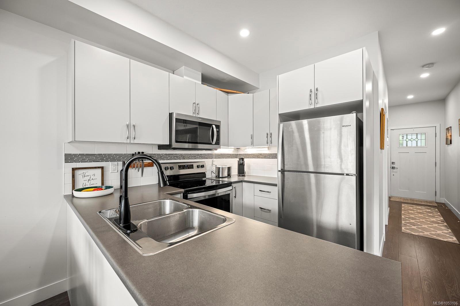 12-2109 13th St — listing photo 4 of 56