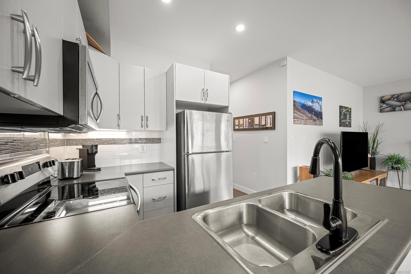 12-2109 13th St — listing photo 10 of 56