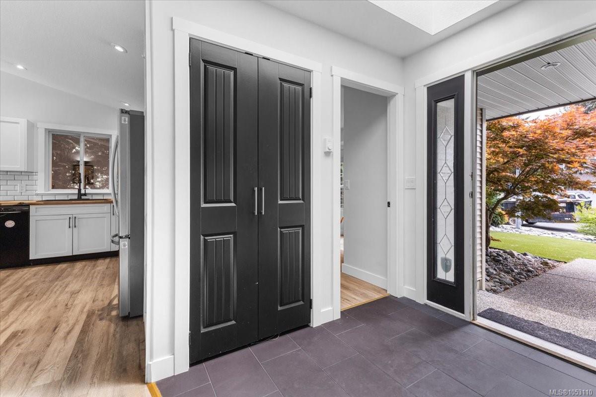 2786 Tamara Dr — listing photo 8 of 47