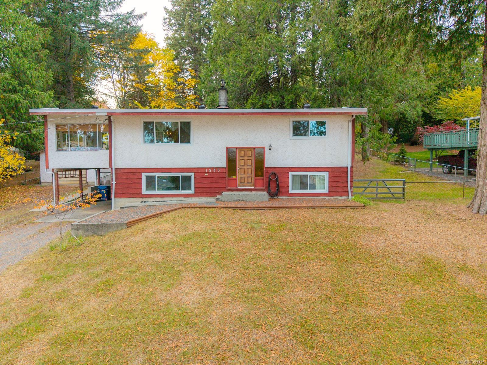 1835 Richardson Rd — listing photo 2 of 67