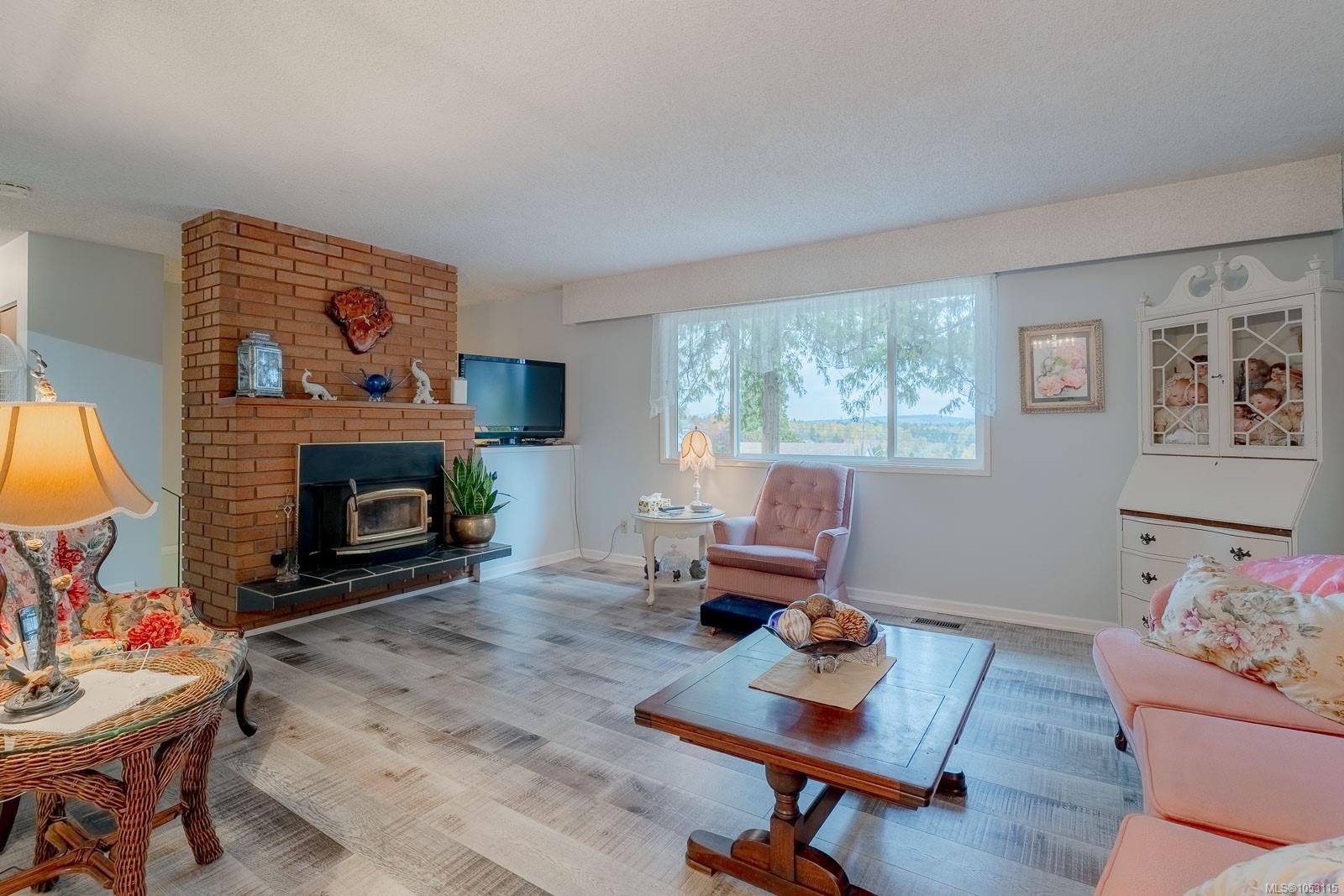 1835 Richardson Rd — listing photo 8 of 67