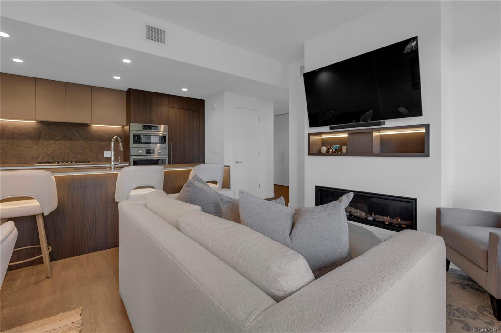 518-2000 Hannington Rd — listing photo 6 of 54