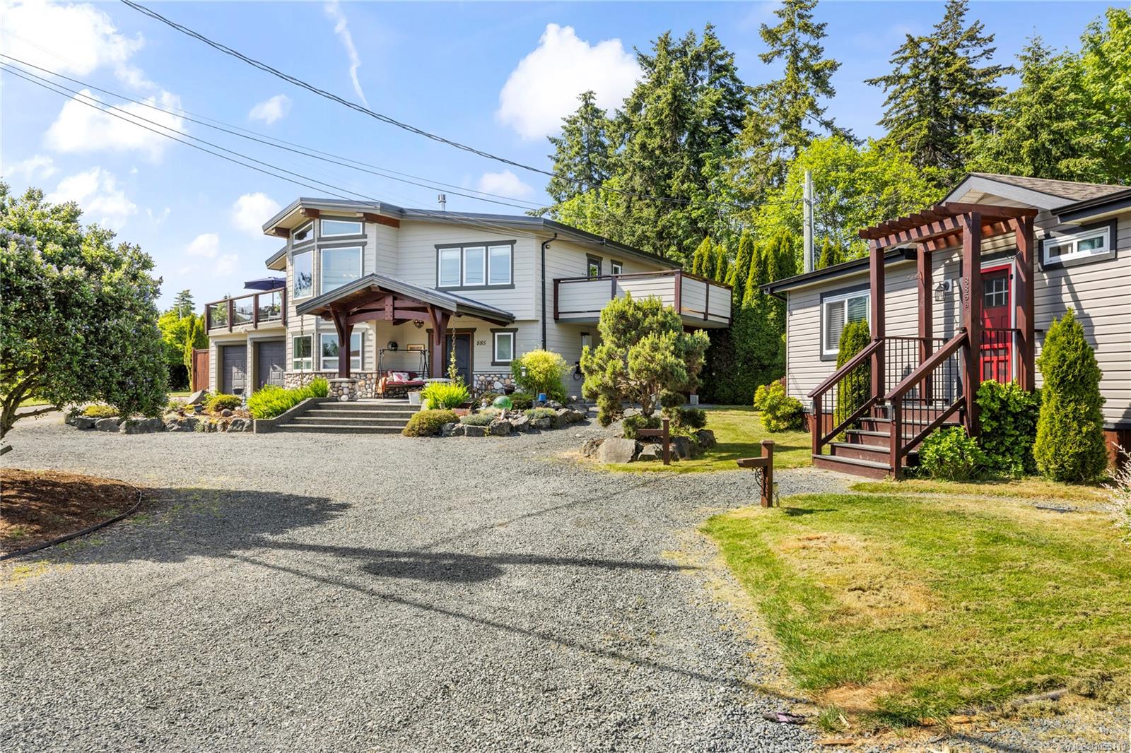 885 Glenhale Cres — listing photo 2 of 96