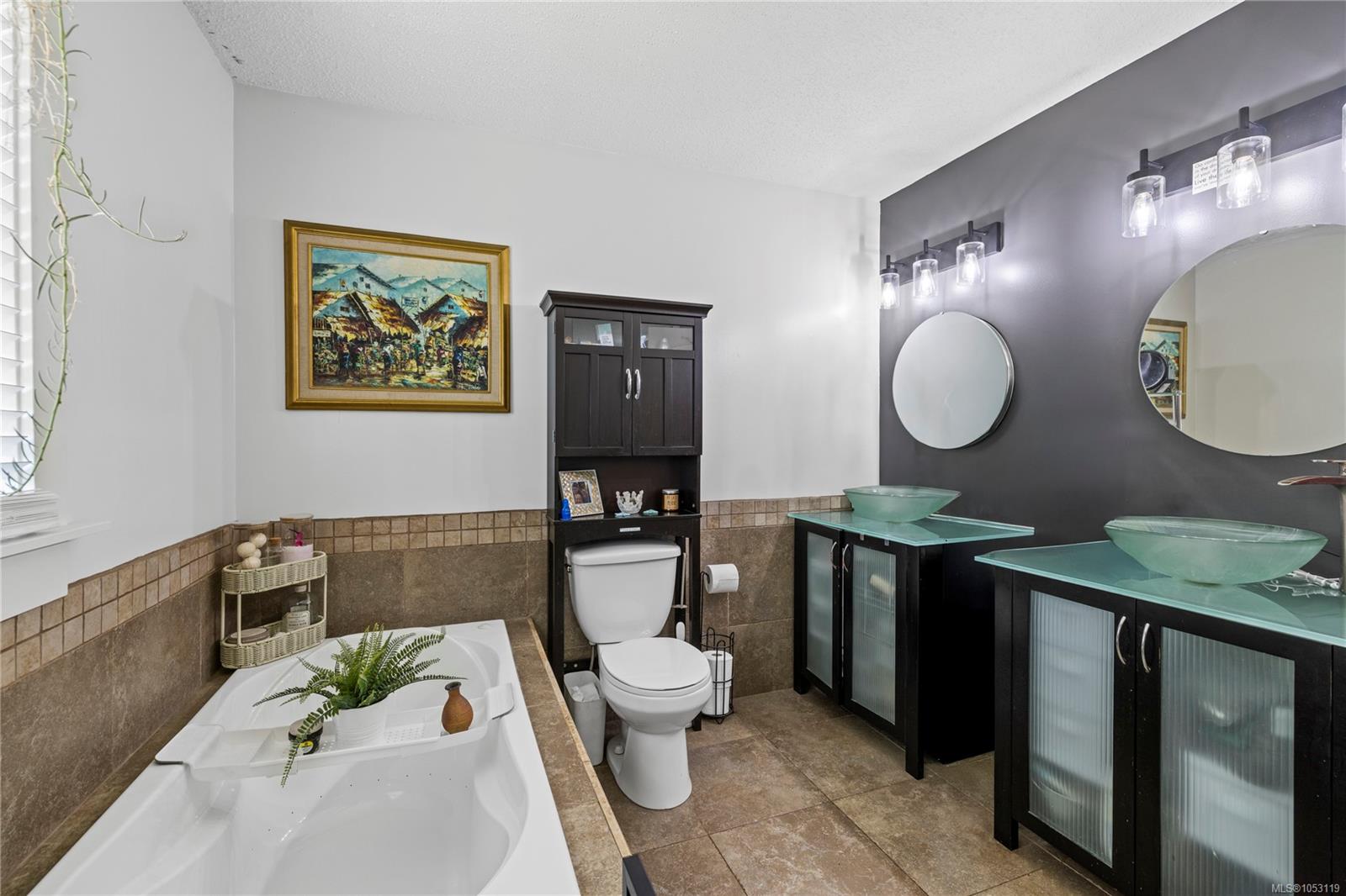 885 Glenhale Cres — listing photo 8 of 96