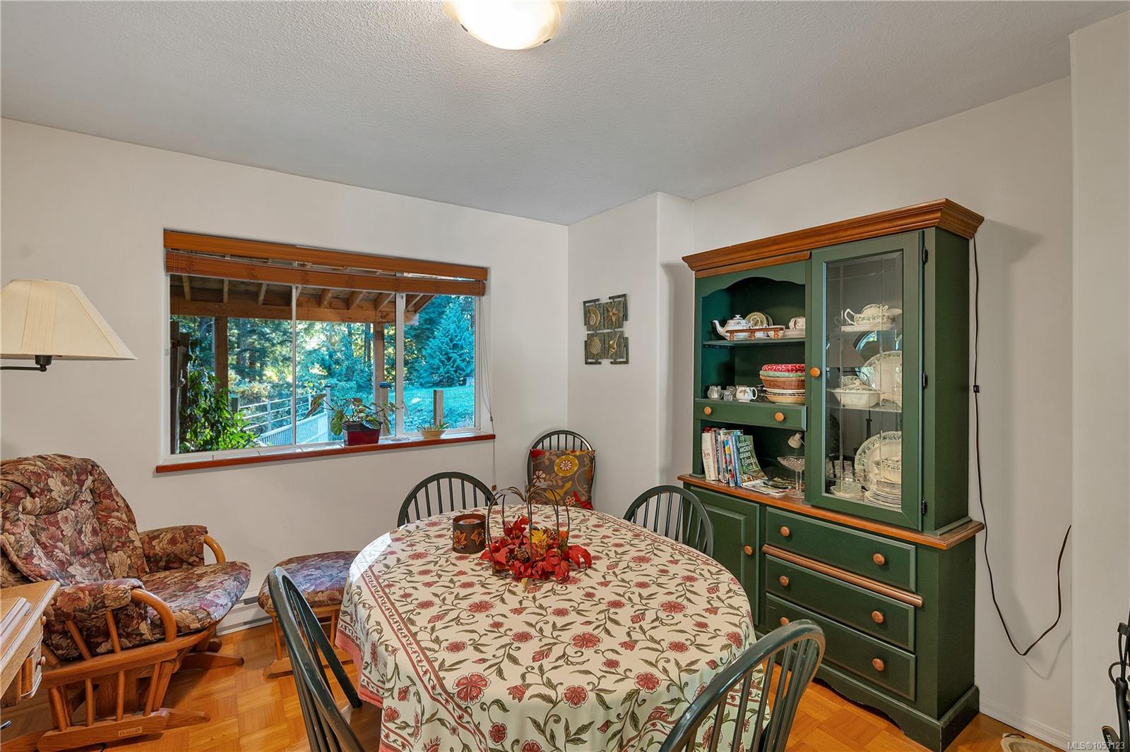 1492 Hyacinthe Bay Rd — listing photo 13 of 58