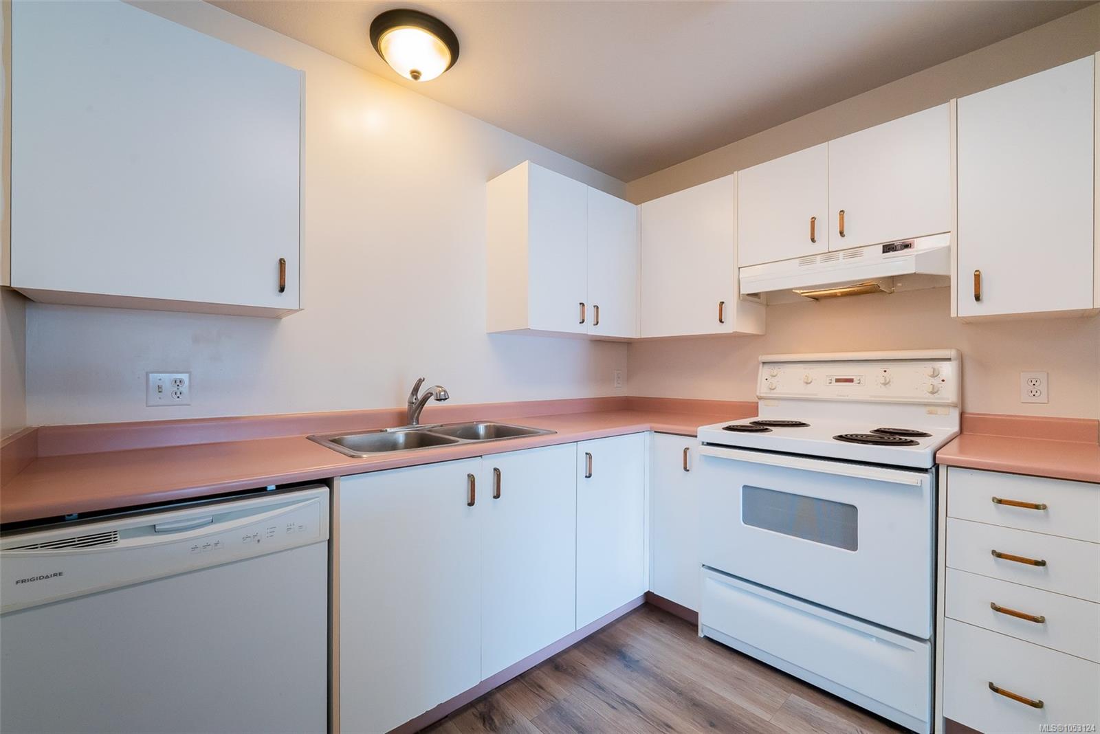 307-3185 Barons Rd — listing photo 7 of 26