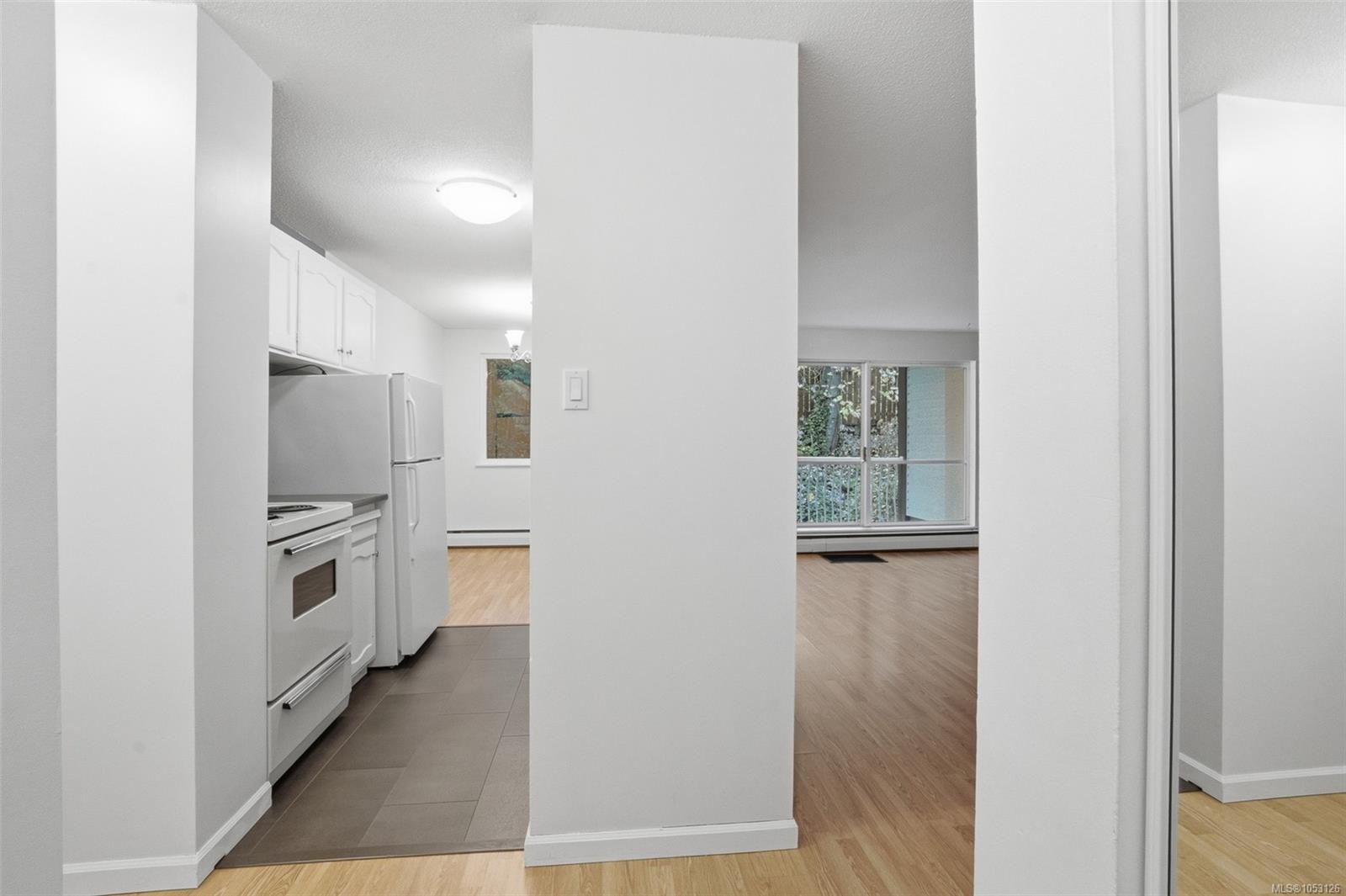 4204-997 Bowen Rd — listing photo 11 of 26